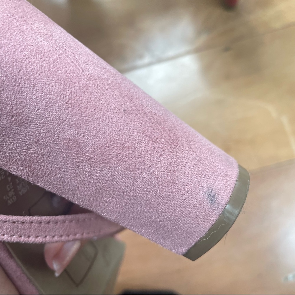 Heels - Picture 4 of 4